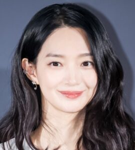 Shin Min Ah abre o coração sobre os desafios de viver personagem que perde a visão aos poucos em ‘The Eyes’