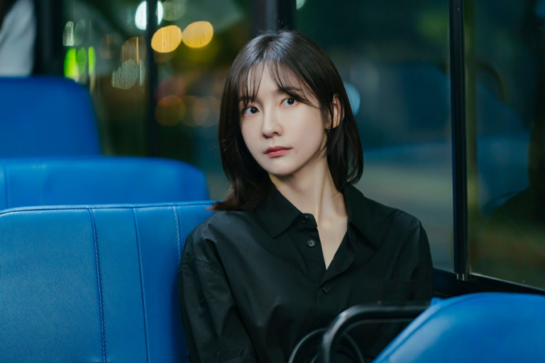 Park Ji Hyun revela por que escolheu estrelar o romance de escritório ‘See You at Work Tomorrow!’