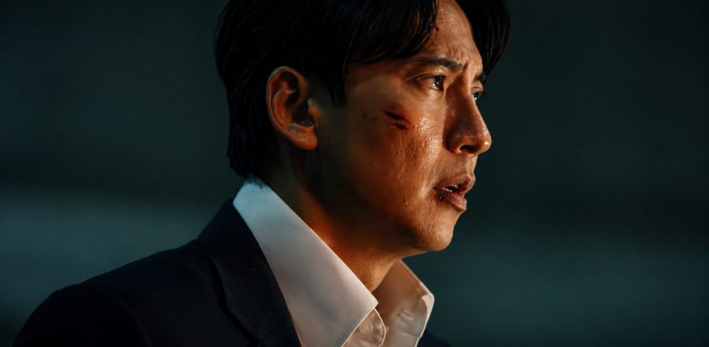 Kim Nam Gil como o Detetive Kim Tae Yi