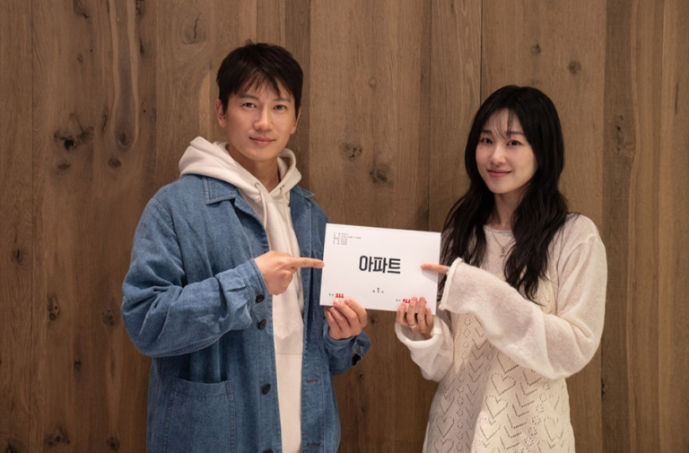 Ji Sung, Ha Yoon-kyung e grande elenco se reúnem em leitura de roteiro do K-Drama ‘Apartment’