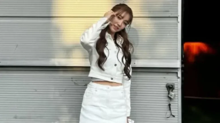 Como ela consegue ser tão magra? A silhueta de 47 kg de Yoon Eun-hye causa furor após ela se deliciar com comidas calóricas